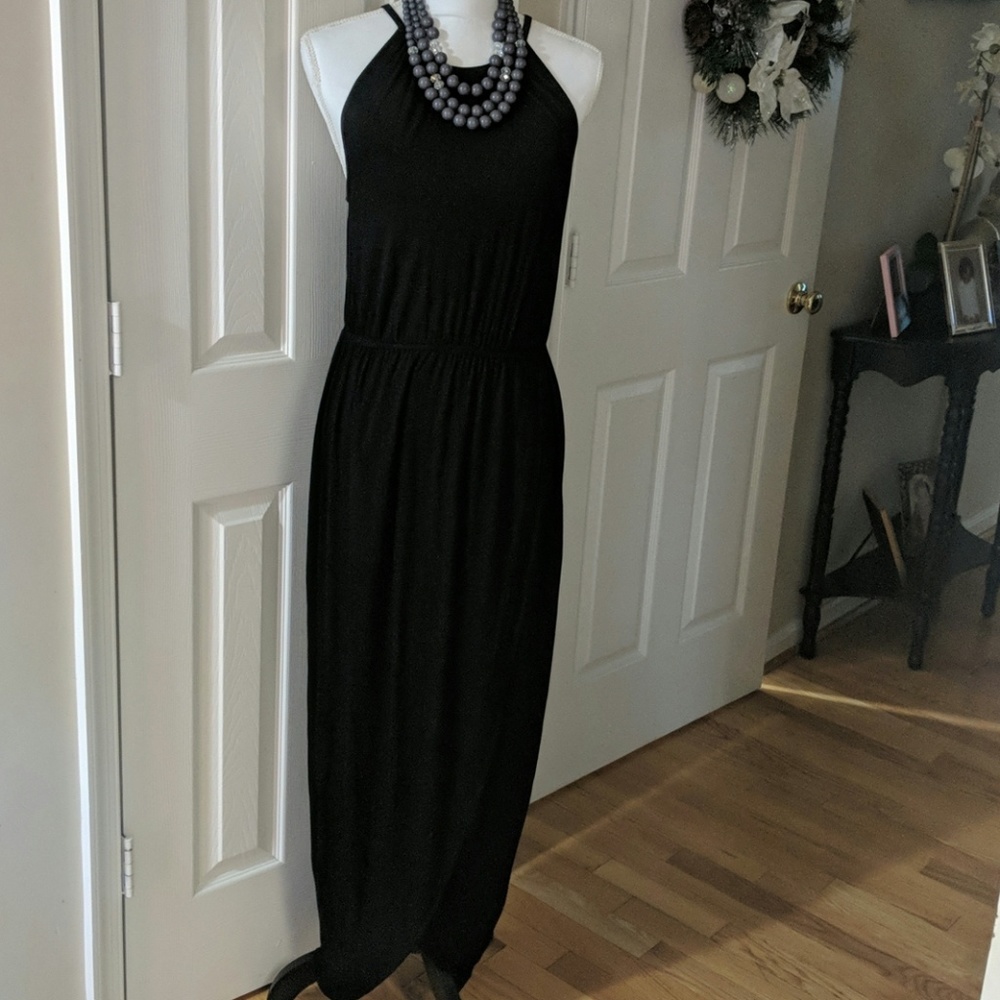 Stretchy black dress
